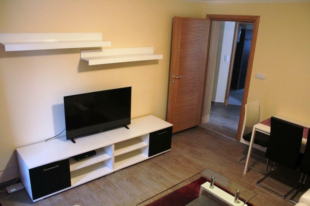 Apartment Sax Jezera Εξωτερικό φωτογραφία